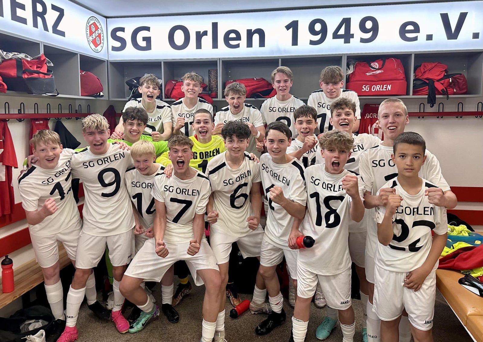 Mannschaft der SG Orlen in der Kabine